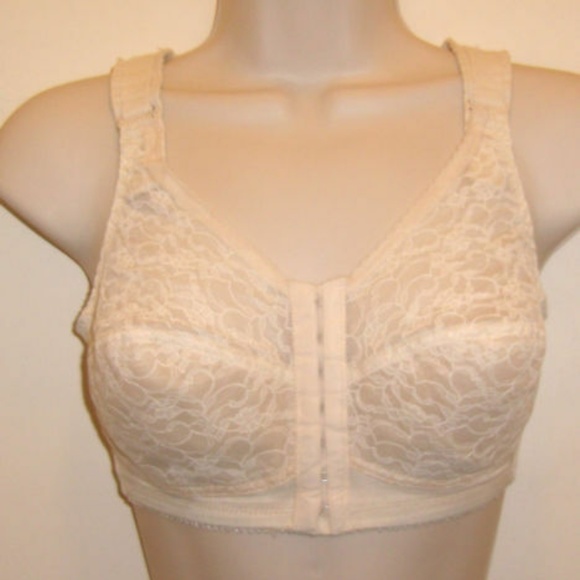 Vintage beautiful beige/tan bra size 34D